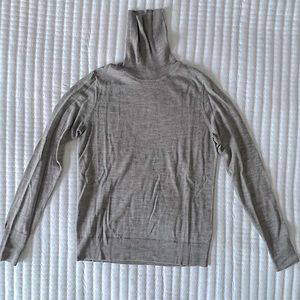 Uniqlo Grey Merino Wool Turtleneck XS